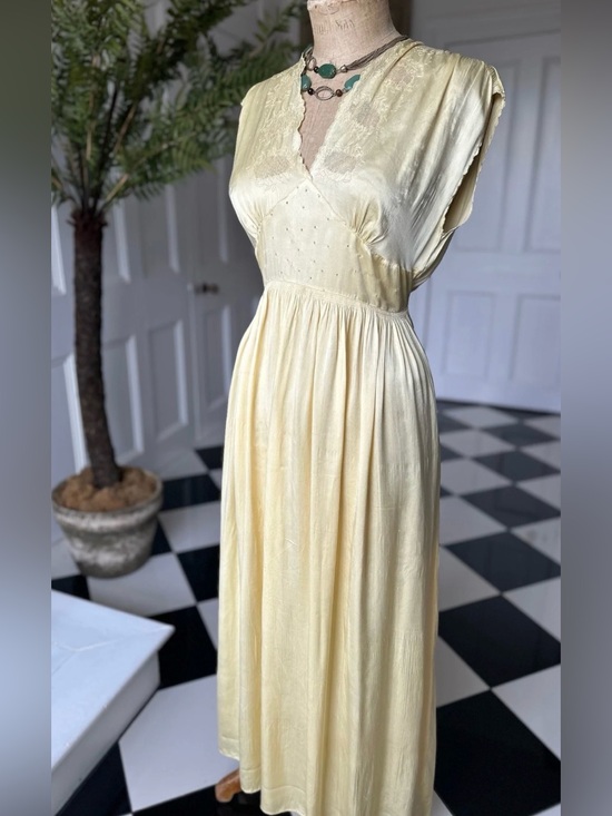 Vintage Dresses & Skirts - Antique Vintage Elegant 1940’s Cream Yellow V-Neck Maxi Silk Slip Dress